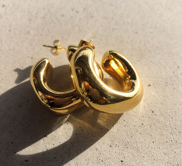 【Kim's】18k Gold Plated Earrings 18金ゴールドプレートフープピアス 1枚目の画像