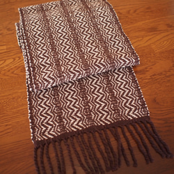 ラムウールの手織りマフラー 3枚目の画像