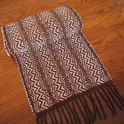 ラムウールの手織りマフラー 5枚目の画像