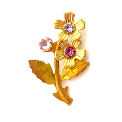 【オーストリア製　 swarovski 　アメリカ製  真鍮　お花の　 ピンブローチ】 4枚目の画像