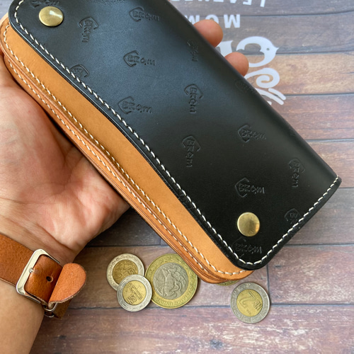 トラッカーウォレット】メンズ財布 牛ヌメ革にロゴ刻印を