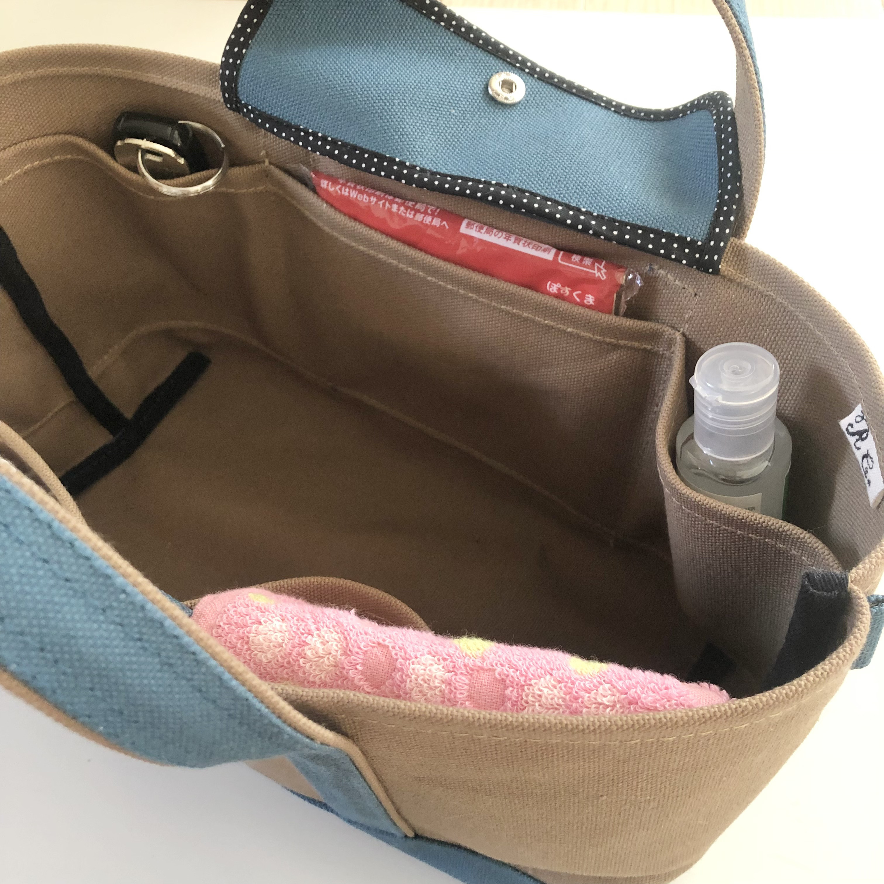 M横長スタイル帆布トート〈グレージュ×くすみブルー〉