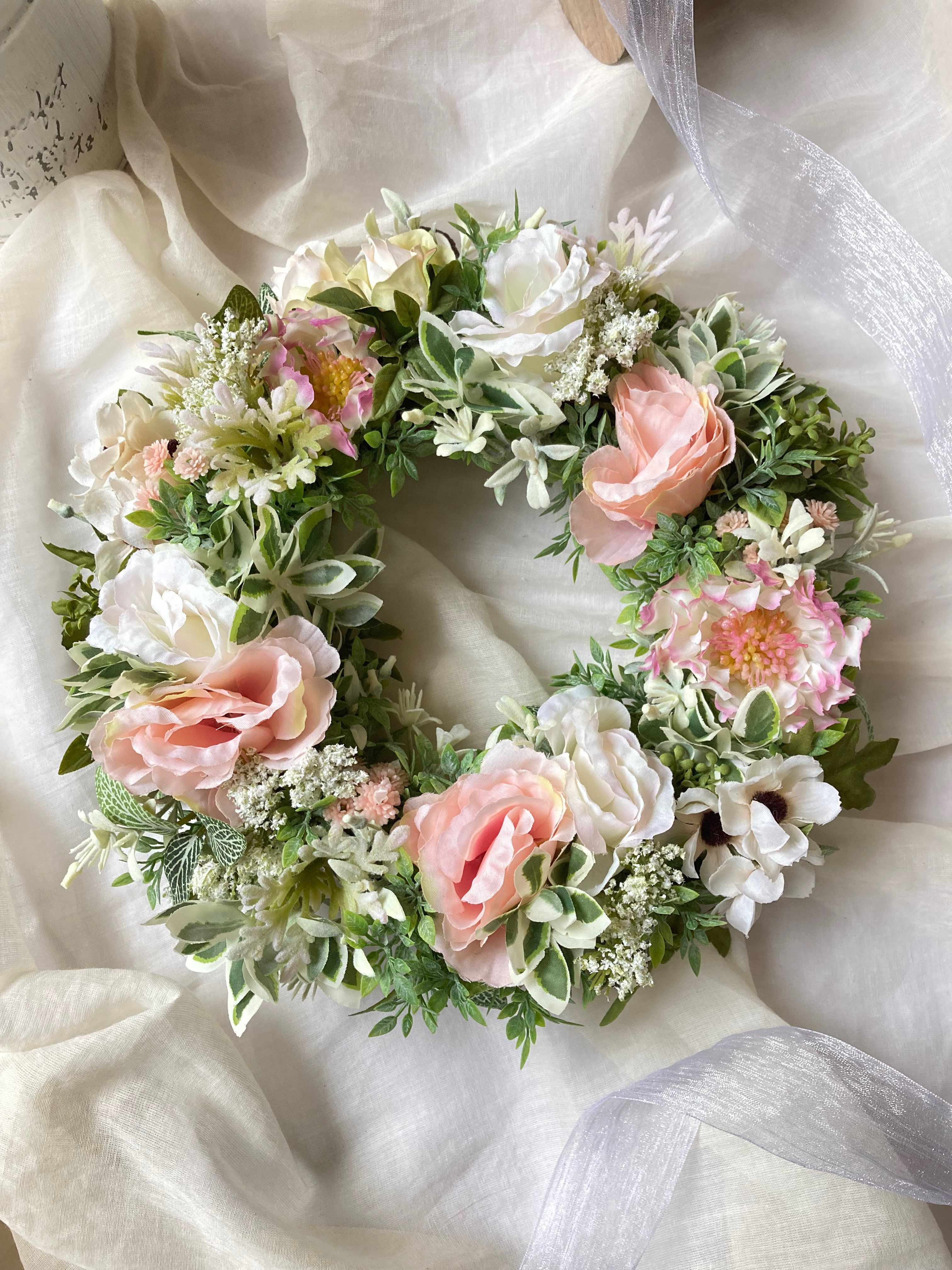 リシアンサスのかわいいふわふわリース