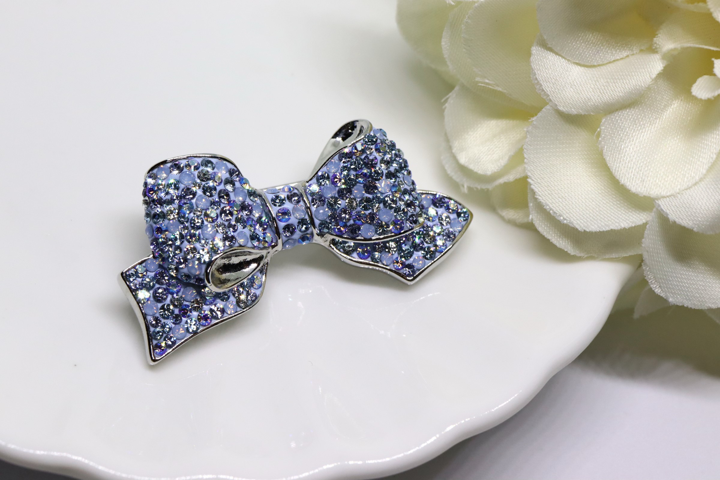 リボンブローチ・シルバー・グルーデコ（アクアマリンなど5色使用）