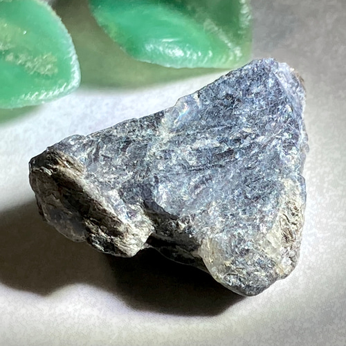 能力向上❁⃘*. 虹入り アイオライト 原石 ラフストーン その他置物