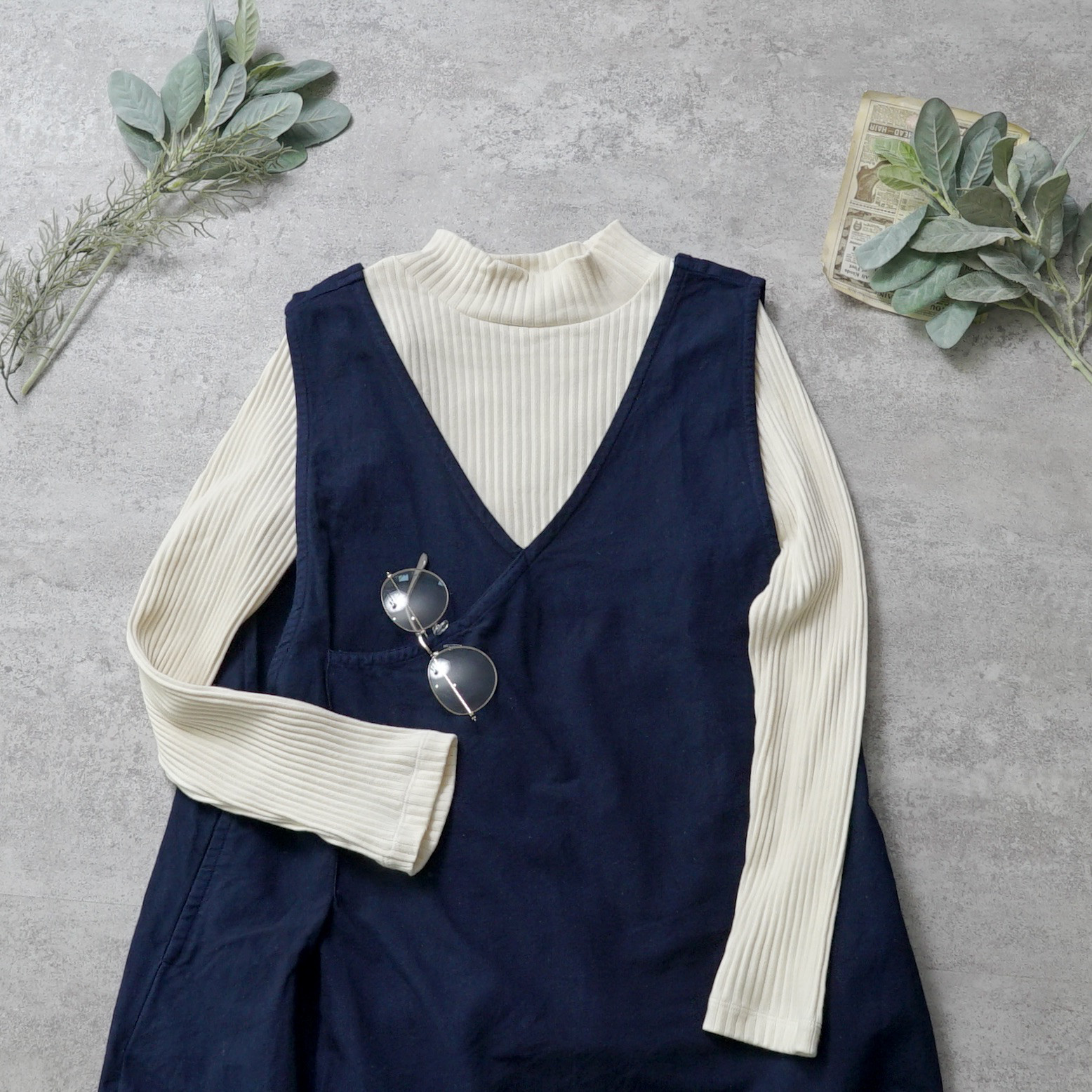 【福袋】ハイネックニットトップス/生成り＋ジャンパースカート/ネイビー