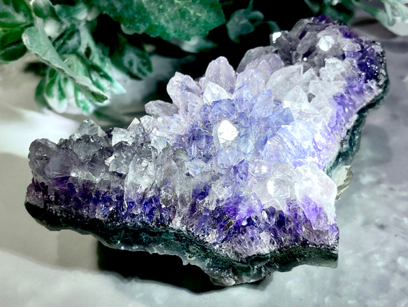 レインボー✨バイカラー　アメジスト　クラスター　原石　紫水晶　ラフストーン 1枚目の画像