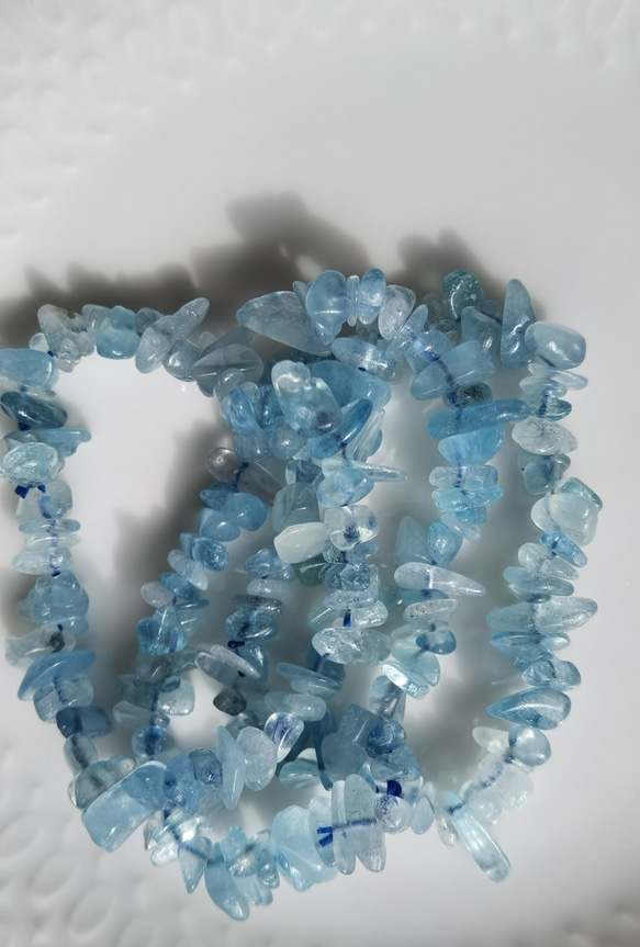 天然アクアマリン５A濃い透明「地中海ブルー」大粒不定型6～8㎜　ブレスレット　 3枚目の画像