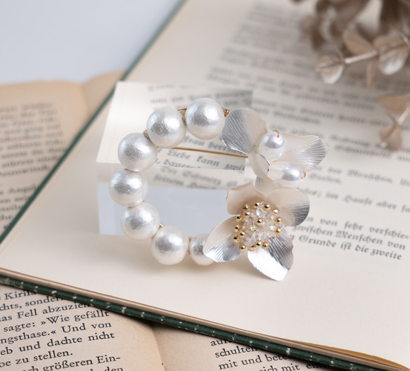 プレシャスゴールドフラワーのブローチ　卒業式 入学式 結婚式 ウェディング　フォーマル　パール 12枚目の画像