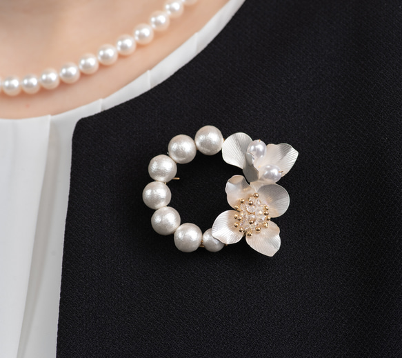 プレシャスゴールドフラワーのブローチ　卒業式 入学式 結婚式 ウェディング　フォーマル　パール 6枚目の画像