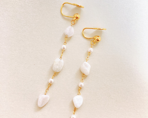 ハンドメイドイヤリング　ピアス 526aa237e7e43bca8a2b527230592b