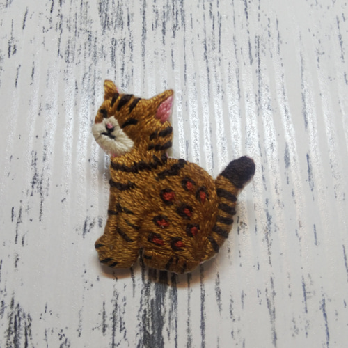ベンガルの刺繍ブローチ 猫 猫の日2023 ブローチ haniho 通販