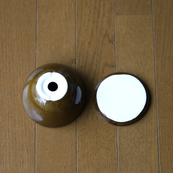 薄い茶色の陶器の植木鉢 (つやあり) (ボールタイプ) 5枚目の画像