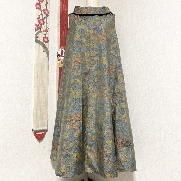 大島紬のロールカラーAラインワンピース　初夜明　着物リメイク 1枚目の画像
