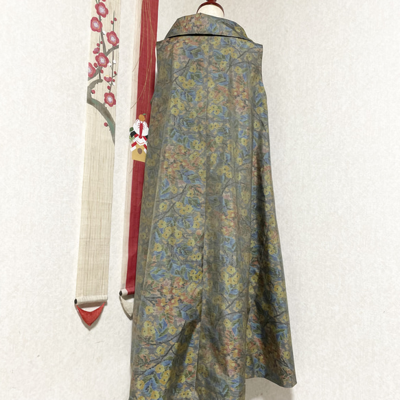 大島紬のロールカラーAラインワンピース　初夜明　着物リメイク 5枚目の画像