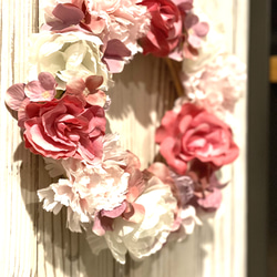 ピンクのお花のふわふわリース　アーティフィシャルフラワー　母の日2023 5枚目の画像
