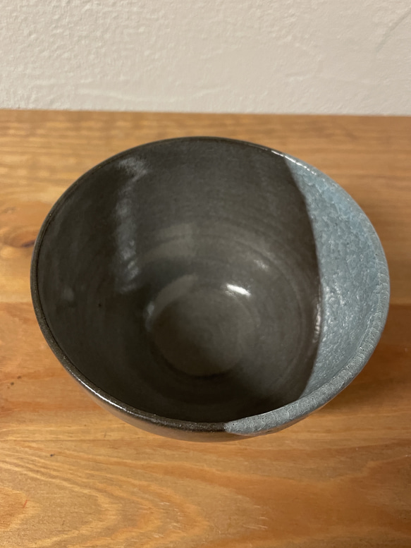 水色結晶の黒小鉢 4枚目の画像
