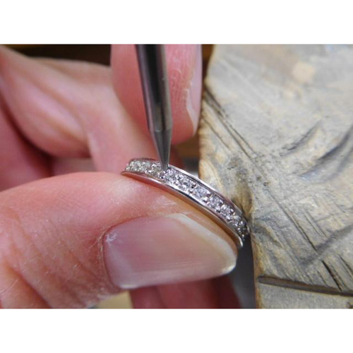 鍛造 結婚指輪 プラチナ  女性 ハーフエタニティリング