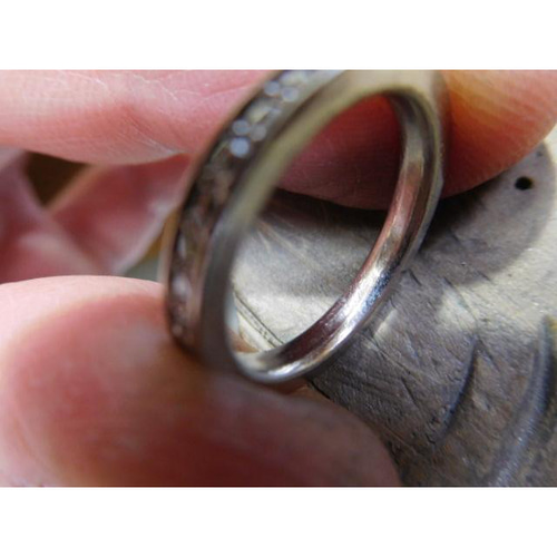 鍛造 結婚指輪 プラチナ pt900 女性 ハーフエタニティリング 男性 甲丸