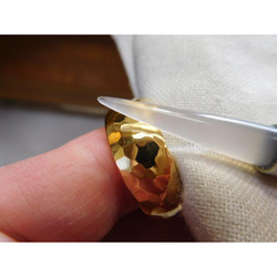 鍛造 結婚指輪 プラチナ1000 純金 純プラチナ k24 槌目 月形 平甲丸リング 男性8.5mm 女性8mm 8枚目の画像