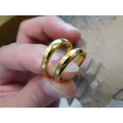 鍛造 結婚指輪 純金 24金 k24 メビウス リング 幅3mm 鏡面＆マット 5枚目の画像