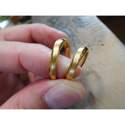 鍛造 結婚指輪 純金 24金 k24 メビウス リング 幅3mm 鏡面＆マット 6枚目の画像