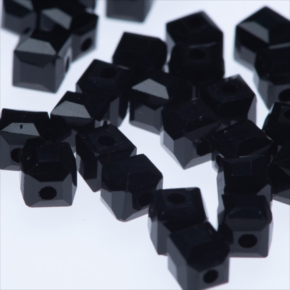 立方體玻璃珠 4.5mm 30顆 ★黑色 ★Square square cut beads (garascutc5) 第3張的照片