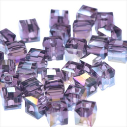 立方形玻璃珠4.5mm 30顆 ★AB紫/紫色 ★方形方切珠（garascutc5） 第2張的照片