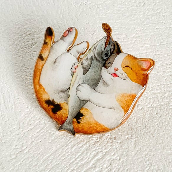 幸せな三毛猫のブローチ 3枚目の画像