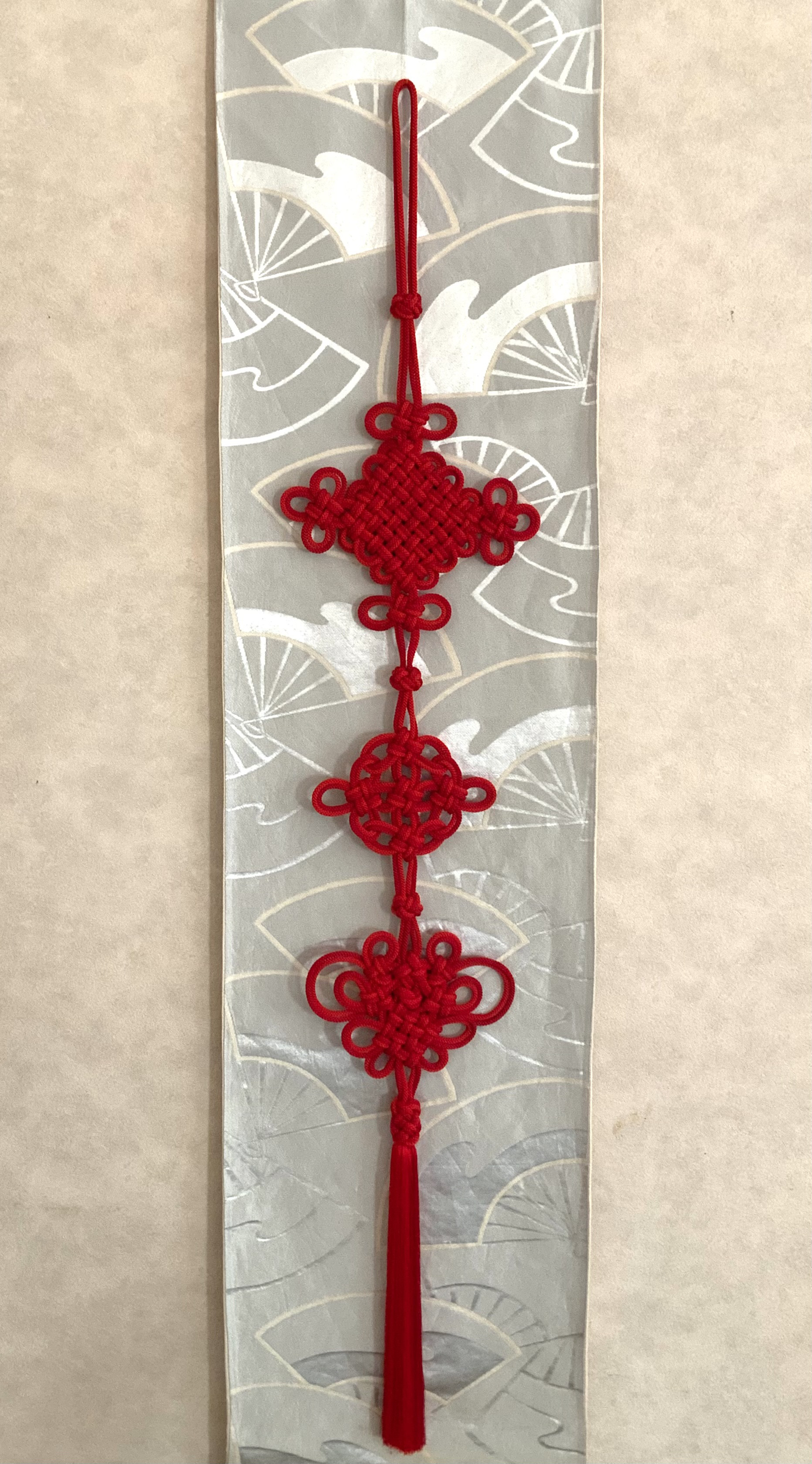 組紐の壁飾り　赤2色　大型