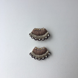 277◇cheer◇mocha.刺繍ピアス.刺繍イヤリング.刺繍アクセサリー.ブラウン.モカ.個性的 2枚目の画像