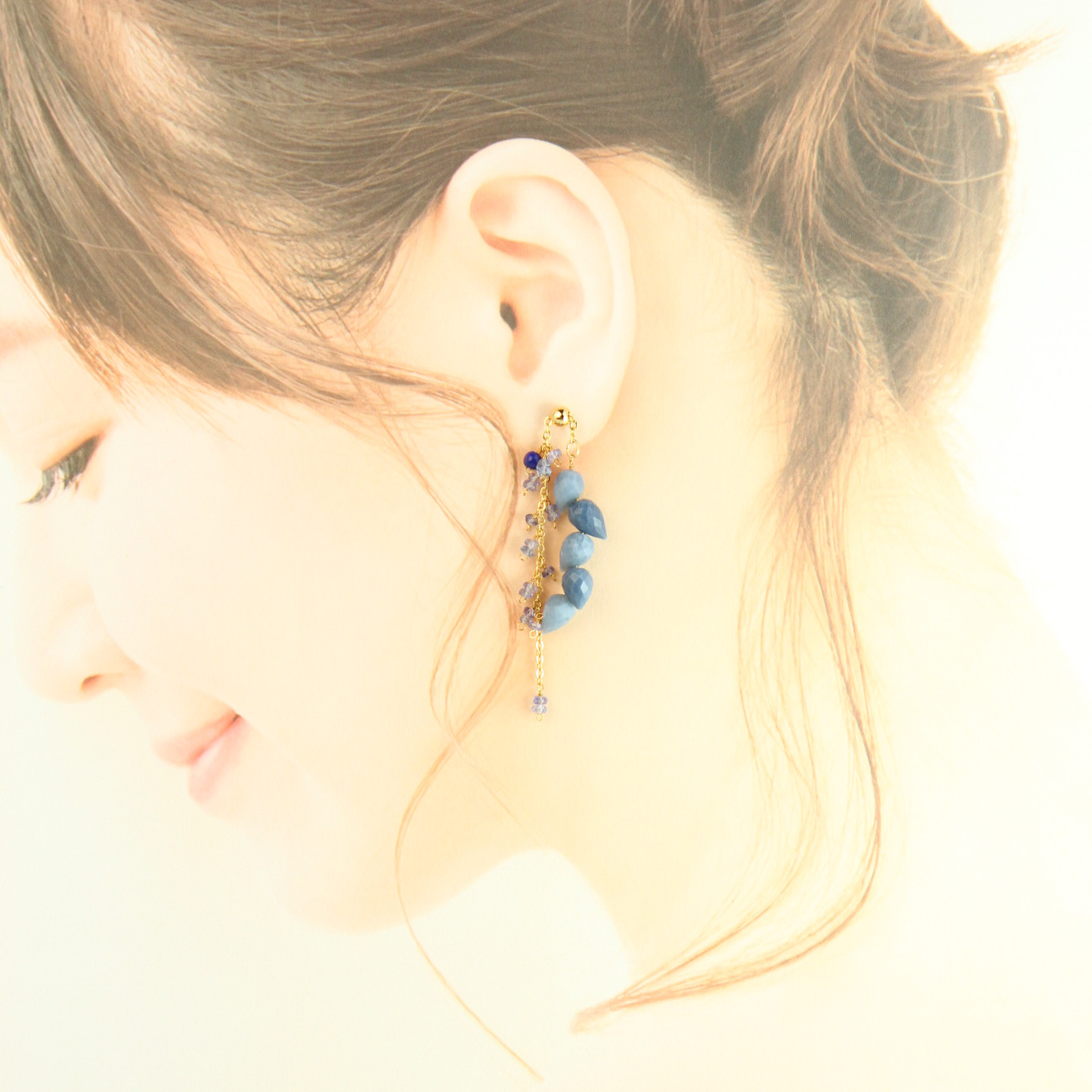 【左右長さ調整可能】ブルーオパール タンザナイト蕾 スタッドピアスピアス（フック・チェーン）