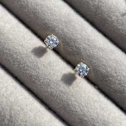 奇跡の一粒。　　moissanite ... pierce  or earring. 1枚目の画像