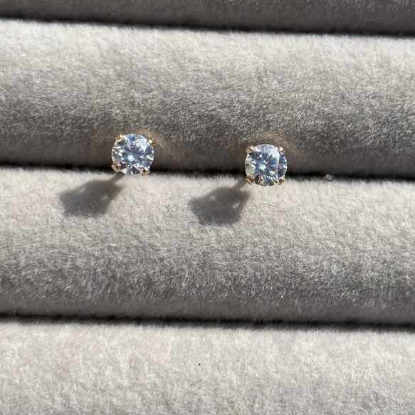 奇跡の一粒。　　moissanite ... pierce  or earring. 5枚目の画像