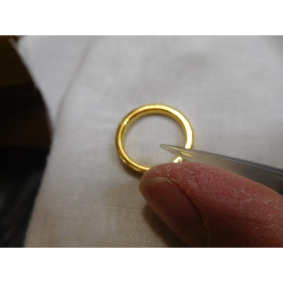 鍛造 結婚指輪 純金 24金 k24 槌目 平打ち リング 鏡面仕上げ 男性4mm 女性3mm 5枚目の画像