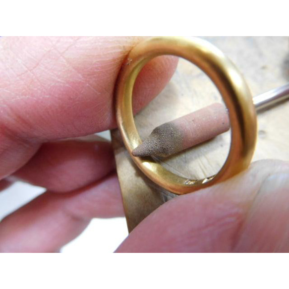 鍛造 結婚指輪 純金 24金 k24 超甲丸 リング 幅2.7mm 厚み2.4mm くすみ加工 9枚目の画像