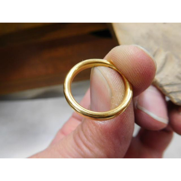 鍛造 結婚指輪 純金 24金 k24 超甲丸 リング 幅2.7mm 厚み2.4mm くすみ加工 6枚目の画像