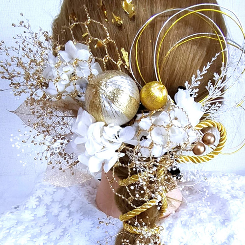 ホワイト白&ゴールド金〜和装花髪飾り〜結婚式 成人式 卒業 ホワイト白&ゴールド金〜和装花髪飾り〜結婚式 成人式 卒業