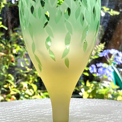 ハンギンググリーンの脚付きグラス　緑×黄（1個） 1枚目の画像