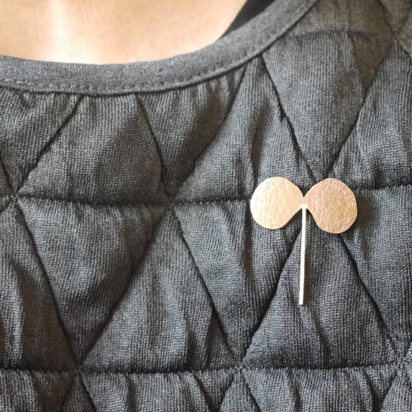 訂製黃銅 Futaba Chibi 胸針 第1張的照片