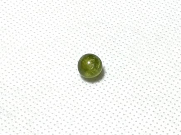 CYA【AAA ペリドット 7.9mm玉 １粒売!!】 天然石ビーズ 8月誕生石 現物 3枚目の画像