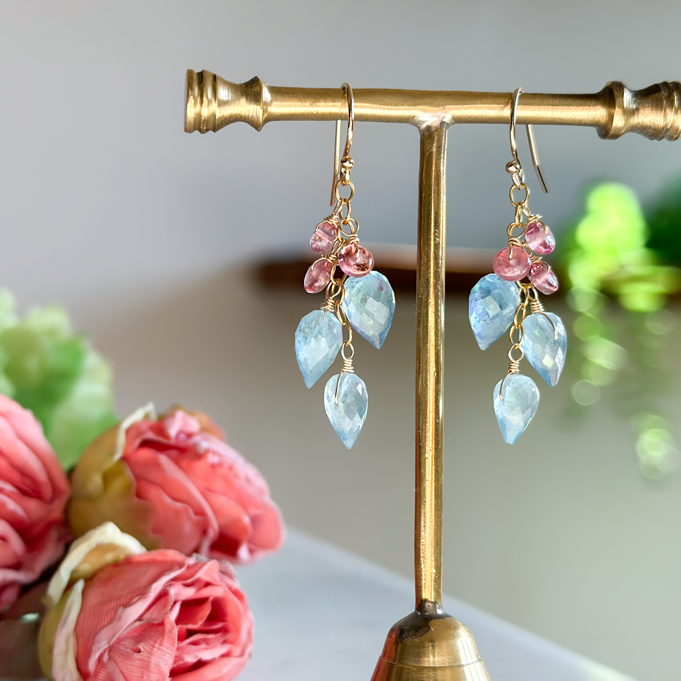 14kgf*3月誕生石*つぼみアクアマリンの揺れる春告げピアス*ピンクトルマリンを添えて／イヤリング