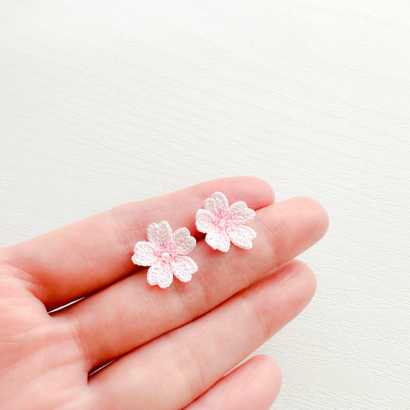 『 さくら 』ピアス/イヤリング【一花シリーズ】...桜 レース編み 1枚目の画像