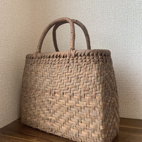 国産山葡萄 山葡萄かごバッグ 手作り 籠バッグ 網代編み 内布 国産山葡萄 山葡萄かごバッグ 手作り 籠バッグ 網代編み 内布