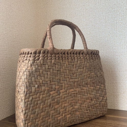 国産山葡萄 山葡萄かごバッグ 手作り 籠バッグ 網代編み 内布 国産山葡萄 山葡萄かごバッグ 手作り 籠バッグ 網代編み 内布