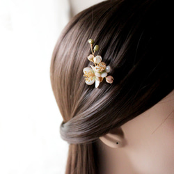 白梅かんざし 梅の花 ヘアインサート 銅線 樹脂 髪飾り 4枚目の画像