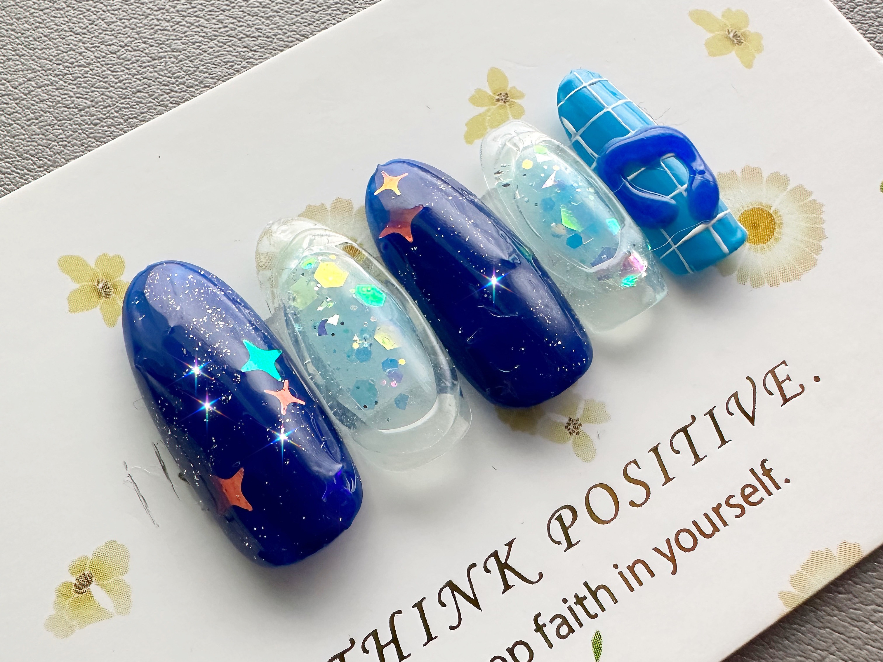 お歳暮ならオンライン 259》ネイルチップ 青ネイル ハート 量産型 水色 キラキラ ネイルチップ・付け爪