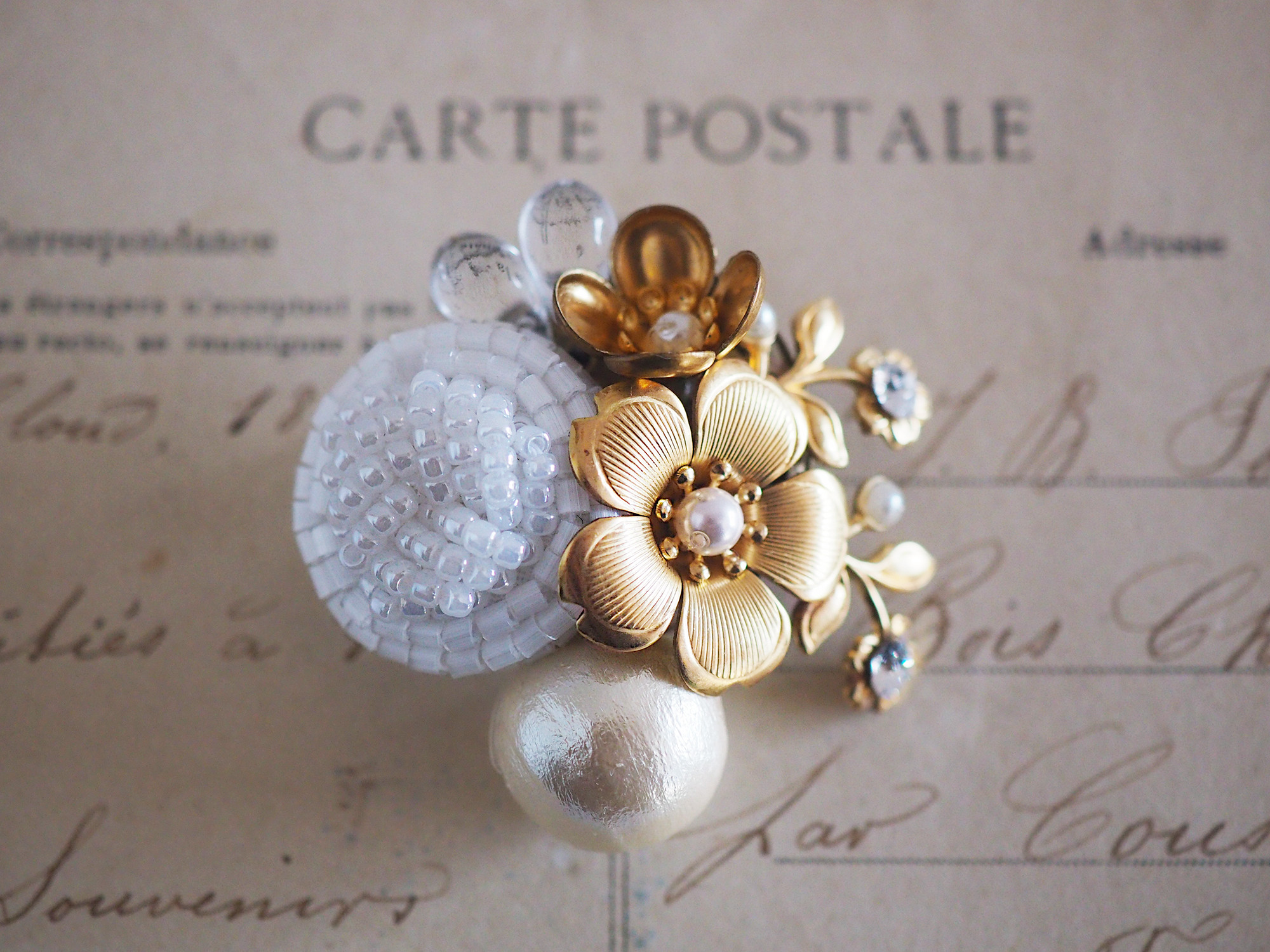 真鍮のブーケブローチ