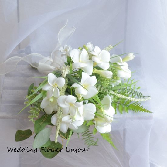 [送料無料]　プルメリア　ブーケ　クラッチ　ナチュラルグリーン　白　花束　ウェディング　ギフト　造花　（+CT触媒）