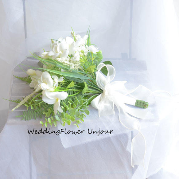 [送料無料]　プルメリア　ブーケ　クラッチ　ナチュラルグリーン　白　花束　ウェディング　ギフト　造花　（+CT触媒） 3枚目の画像